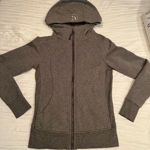 Lululemon size 4 Scuba hoodie